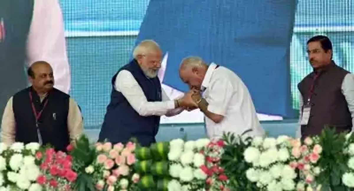 पीएम मोदी ने की येदियुरप्पा की तारीफ